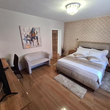 Apartmani Rajin Vrsac Luaran gambar