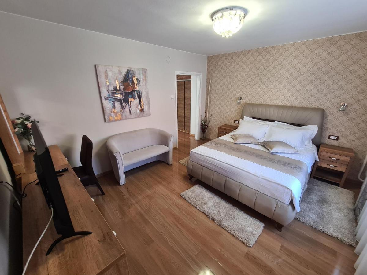 Apartmani Rajin Vrsac Luaran gambar